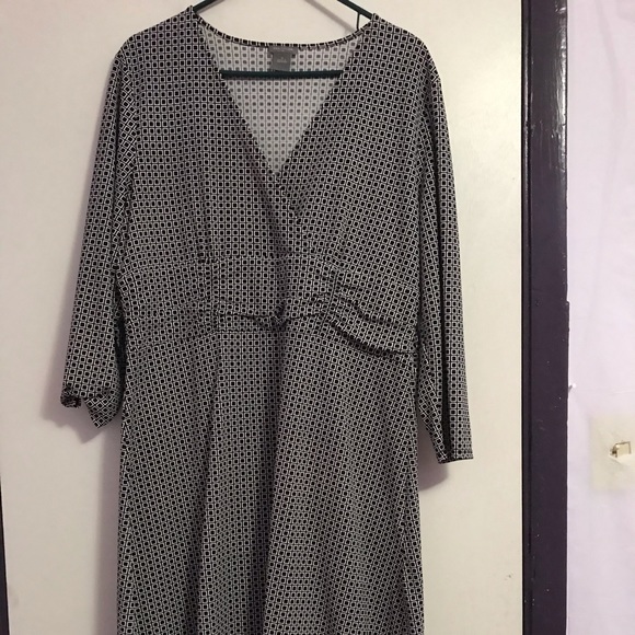 Ann Taylor Dress. Size 16. Grey and White. V neck - Picture 1 of 8